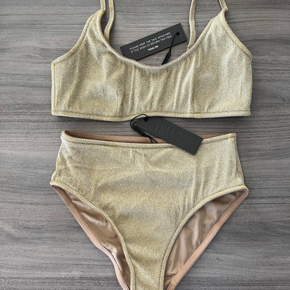 Triangl gold sparkle bikini set - Picture 2 of 6